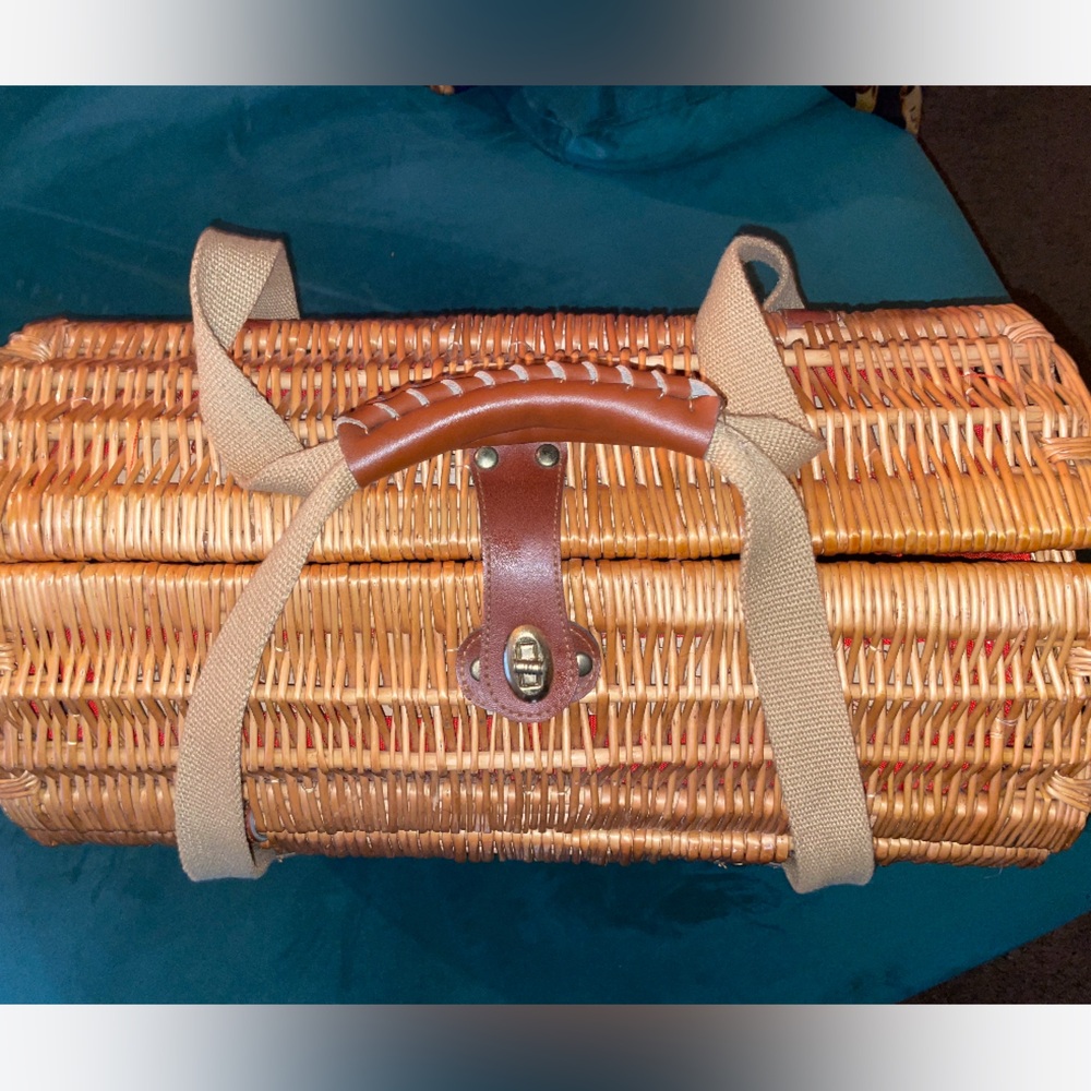 Verona wine basket no utensils